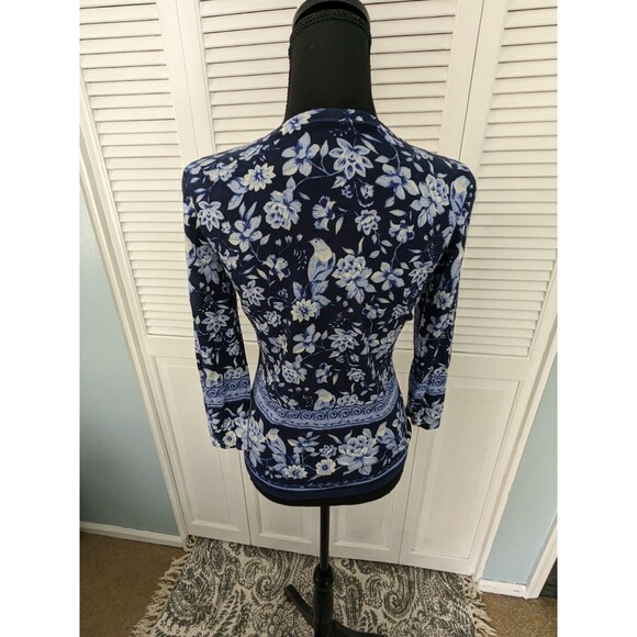 Talbots Sweater Women's sz P (XS) Petite India Ink Blue Bird Floral Toile Scoop - Picture 9 of 13